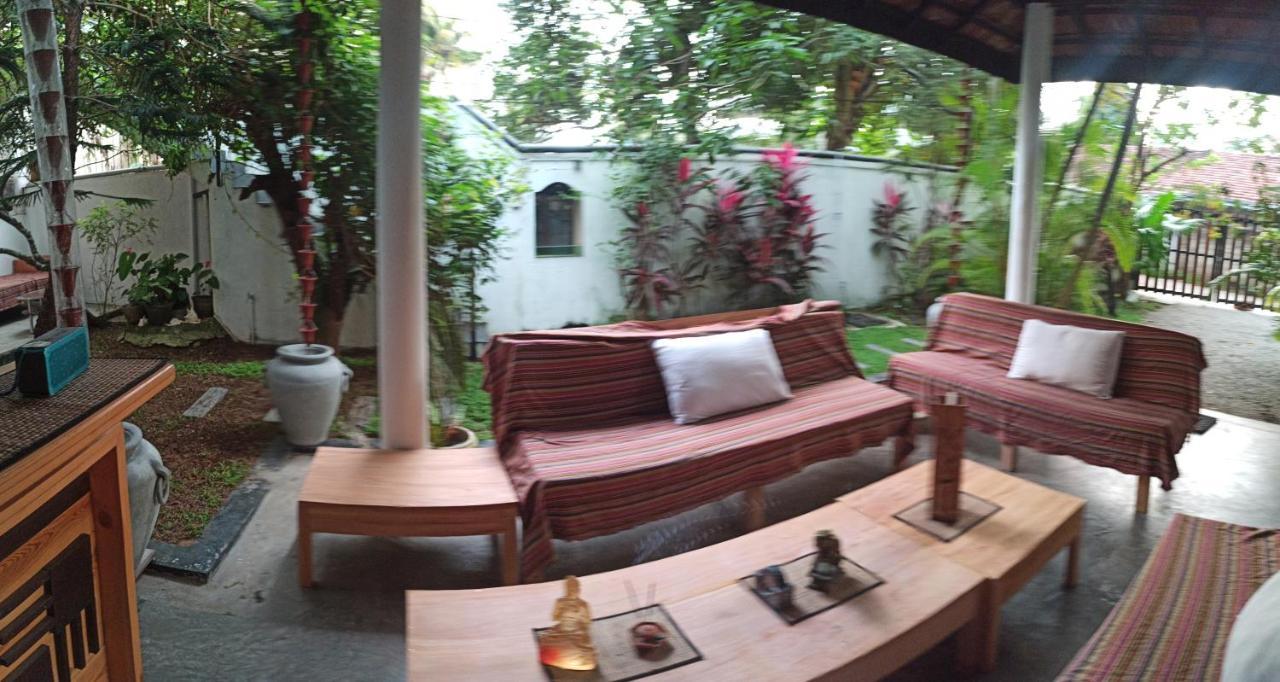 Rituale Guest House - Surf & Yoga Мирисса Экстерьер фото